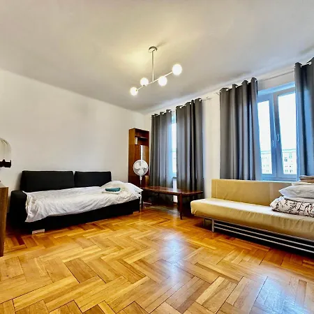Pokoje Obok Plac Konstytucji Nf * Warszawa